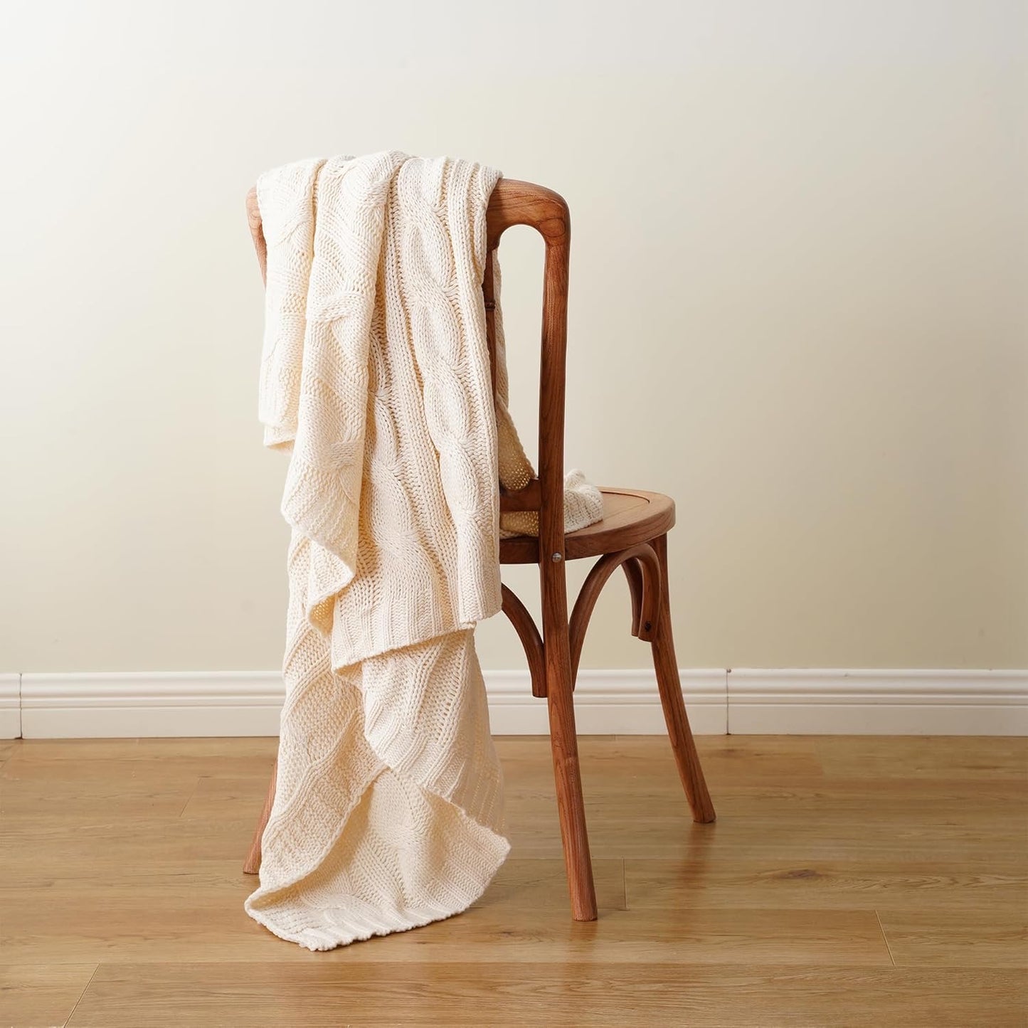 Classic Cable Knit Throw