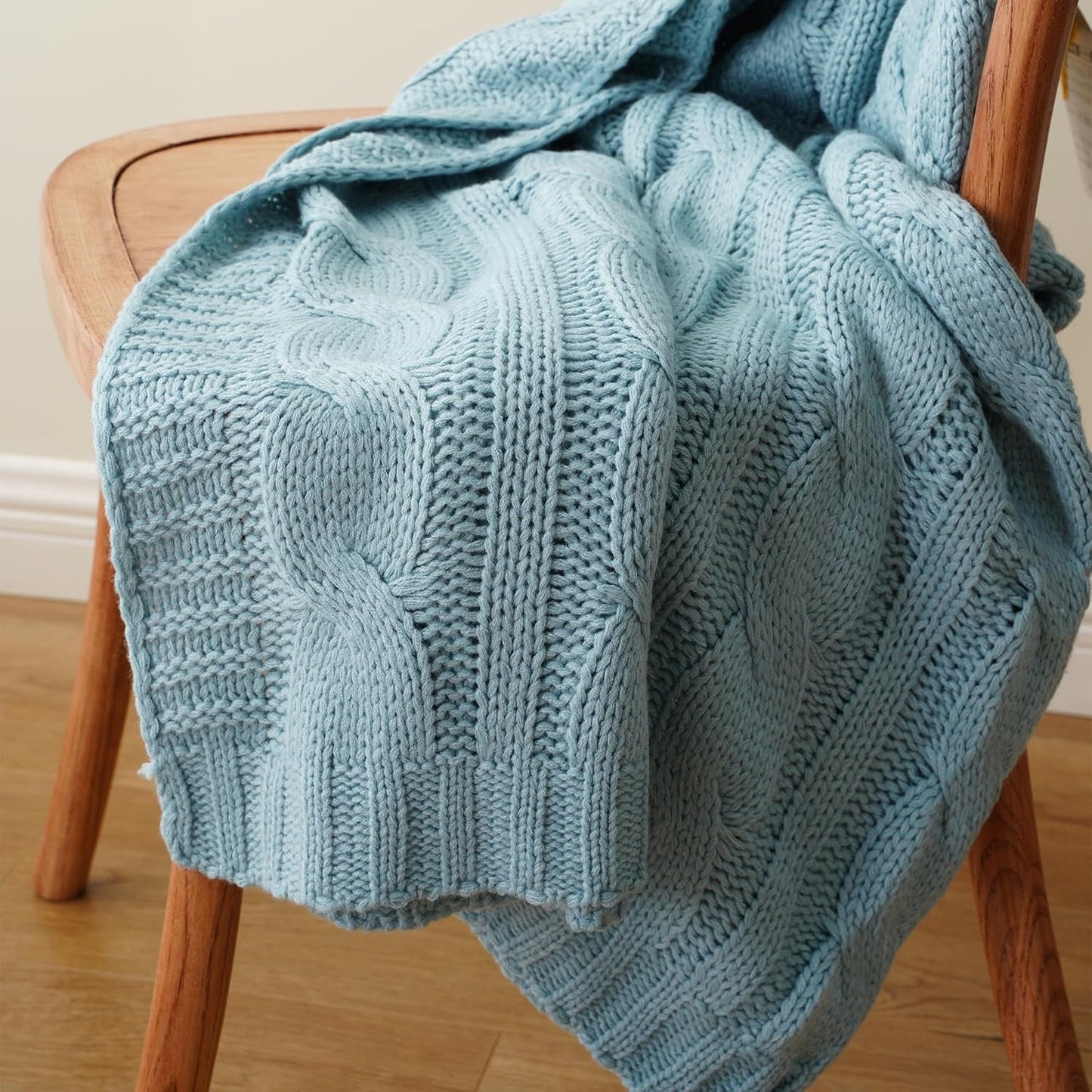 Classic Cable Knit Throw