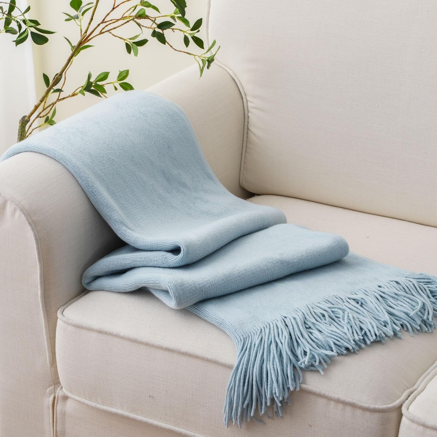 BLANKETS / THROW RUGS